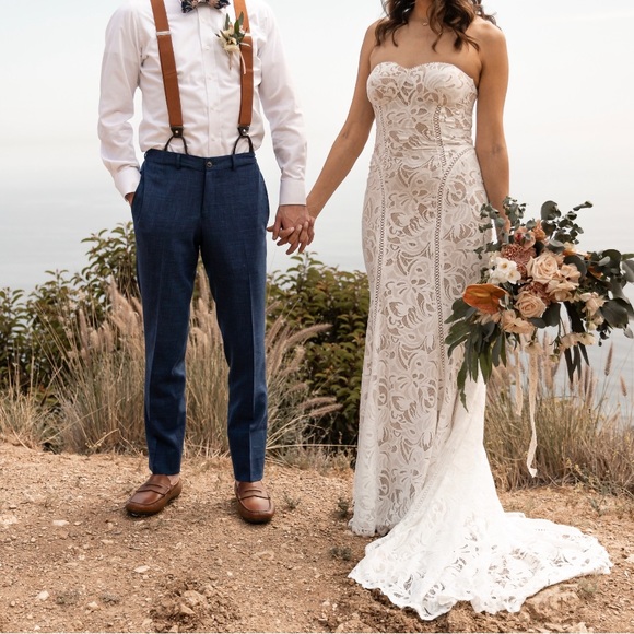 Bohemian lace ivory wedding dress - Picture 2 of 5